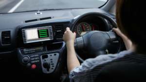 Rent a Car in Karachi Without Driver – Everything You Need to Know